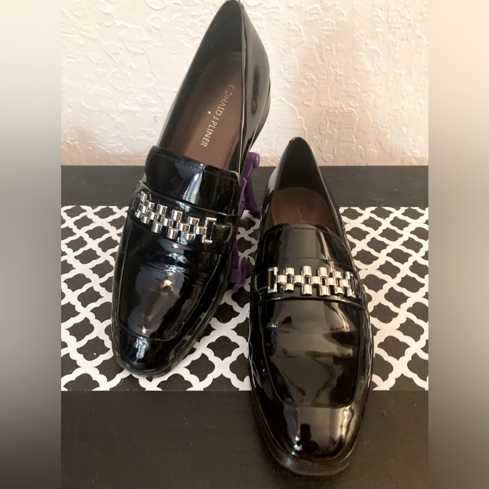 Brand New with out the box Donald Pilner Patent Leather Women’s Loafers Size 7.5